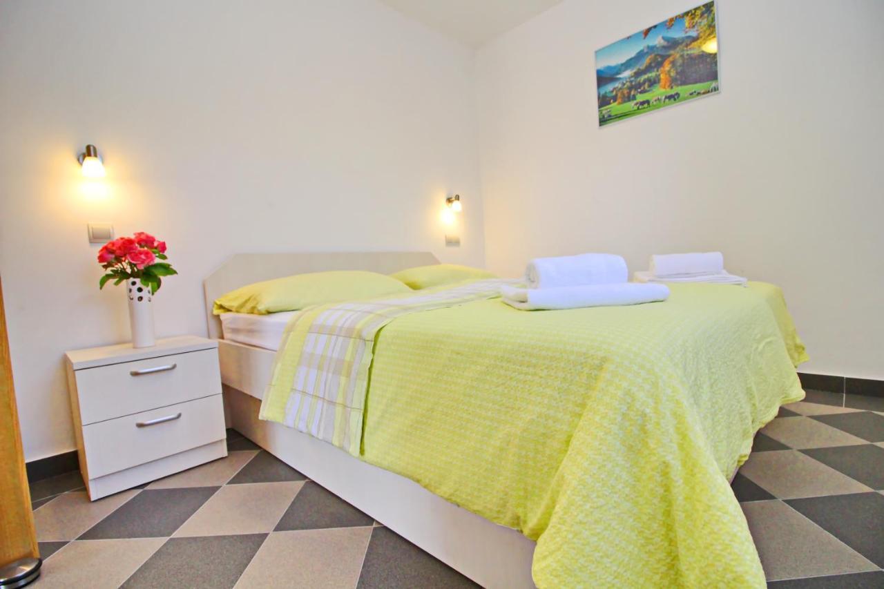 Apartments Gusti Drace Bagian luar foto